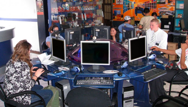 ComebackNet: Warnet Game Online Terbaik di Tangerang